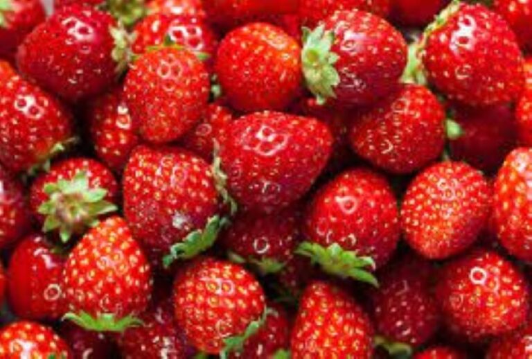10 Benefits to eating strawberry